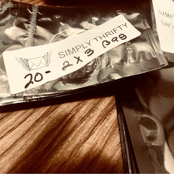 Simply thirfty shop is offering 10 4x6 boxes and  25 -4x6 anti Static for 15.00! - Picture 5 of 14